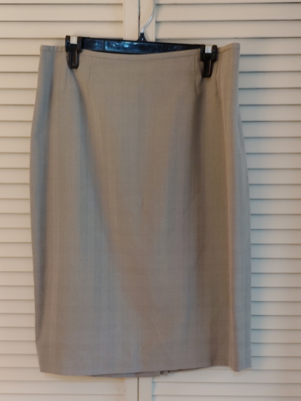 Evan Picone Beige Two-Piece Skirt Suit - Picture 7 of 9